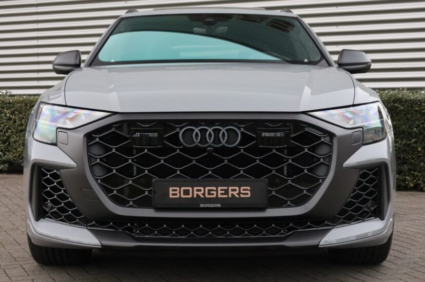 Audi RSQ8 Performance