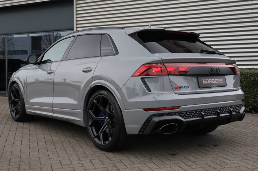 Audi RSQ8 Performance