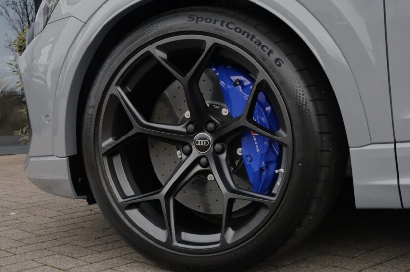 Audi RSQ8 Performance