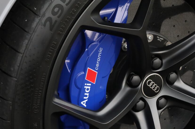 Audi RSQ8 Performance