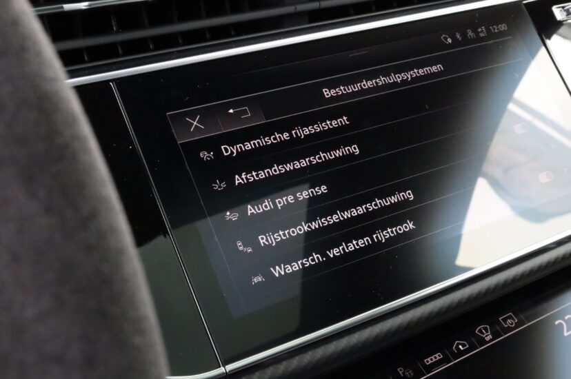 Audi RSQ8 Performance