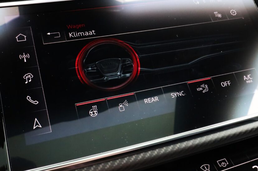 Audi RSQ8 Performance