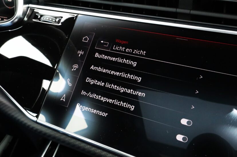 Audi RSQ8 Performance