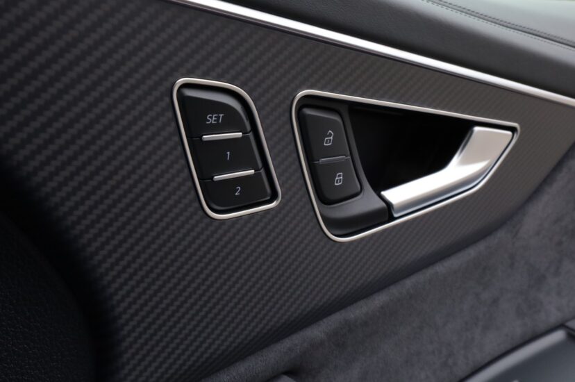 Audi RSQ8 Performance