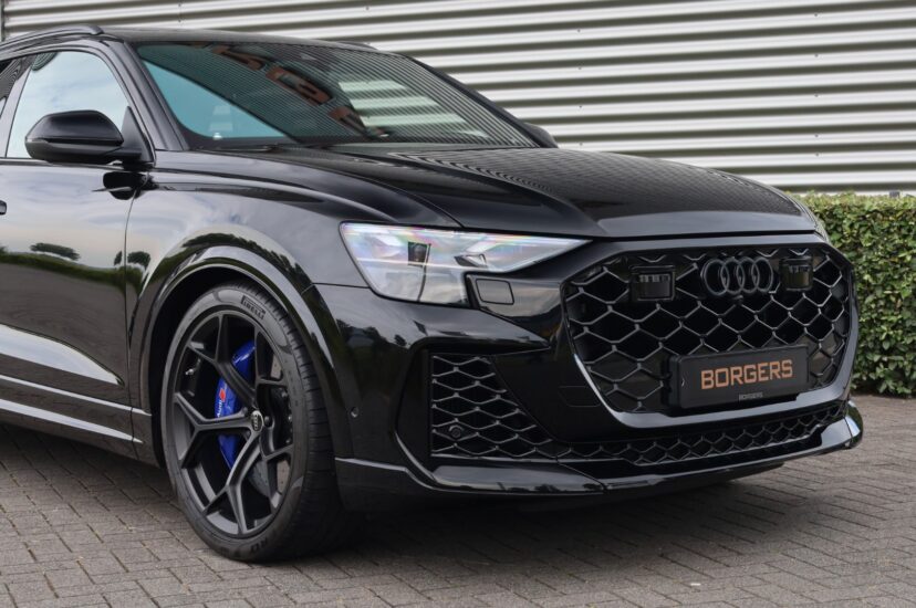 Audi RSQ8 Performance