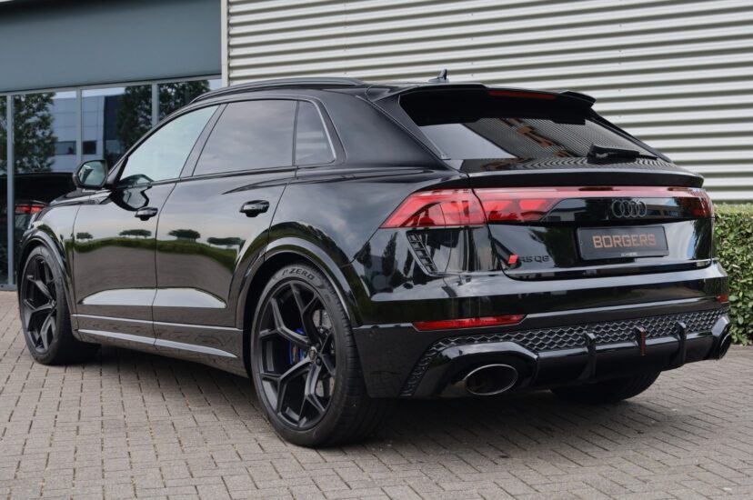 Audi RSQ8 Performance