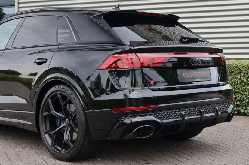 Audi RSQ8 Performance