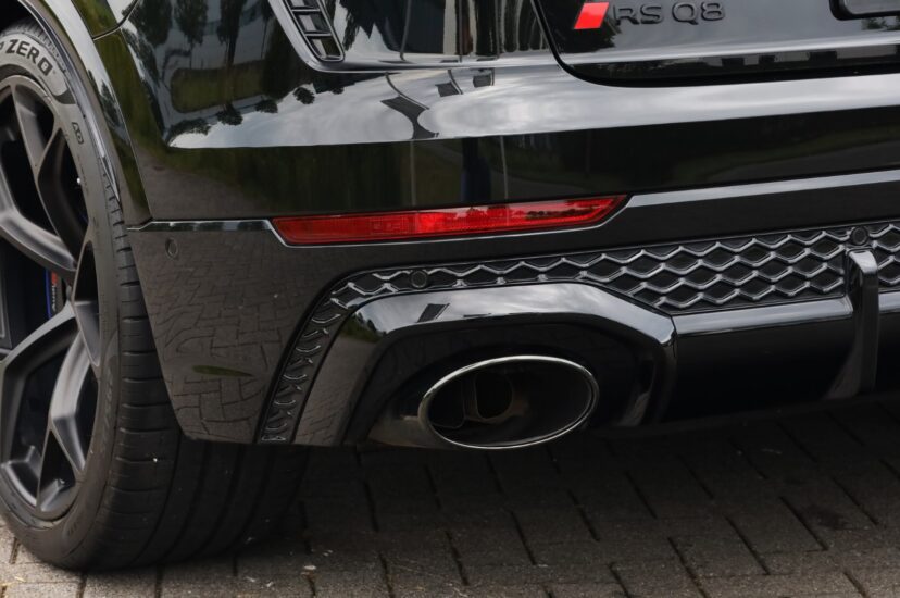 Audi RSQ8 Performance