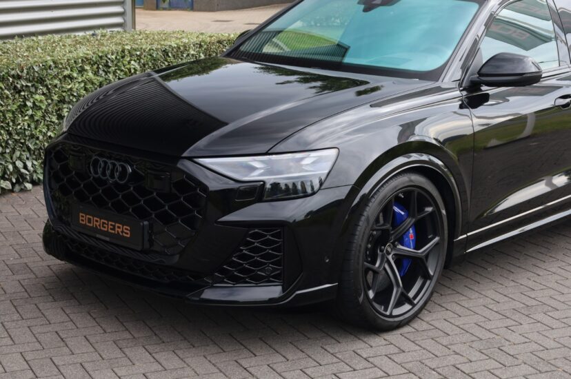 Audi RSQ8 Performance