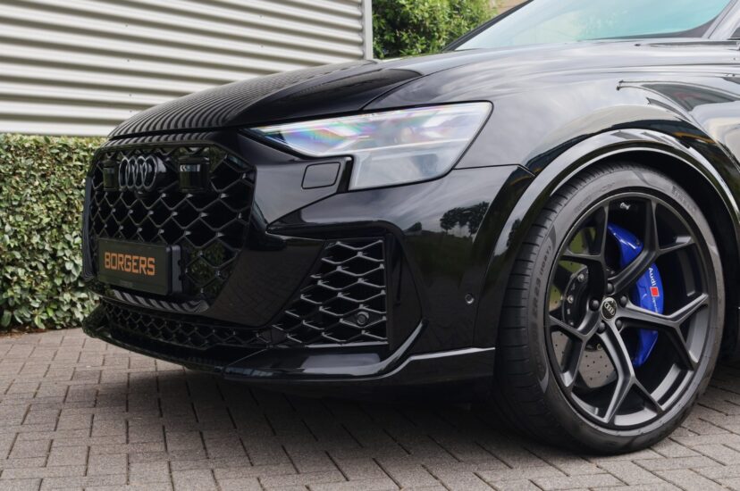 Audi RSQ8 Performance