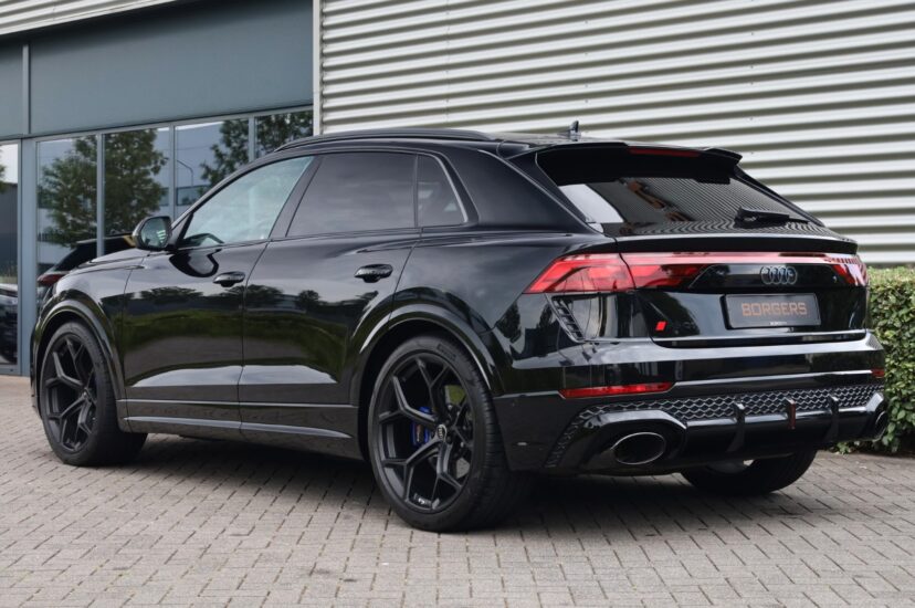 Audi RSQ8 Performance