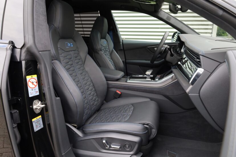 Audi RSQ8 Performance
