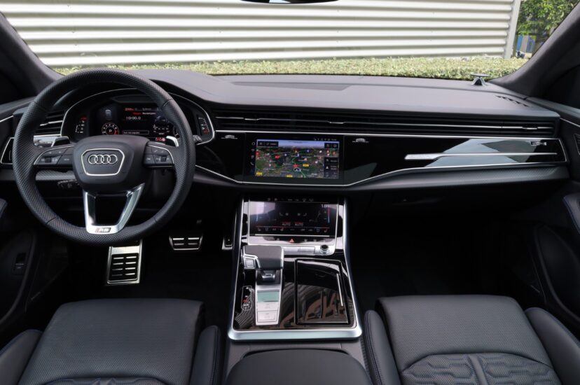 Audi RSQ8 Performance