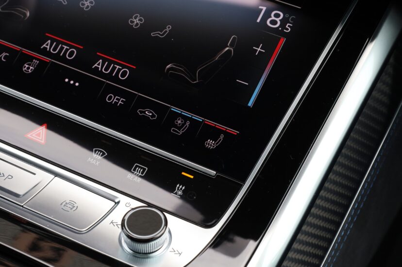 Audi RSQ8 Performance