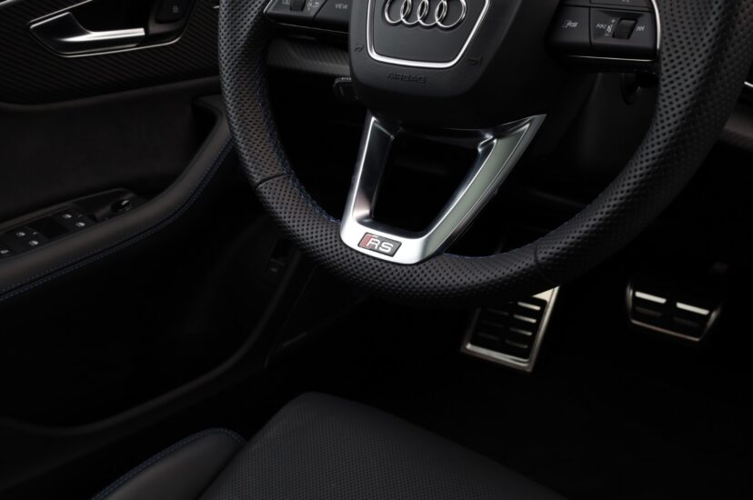 Audi RSQ8 Performance