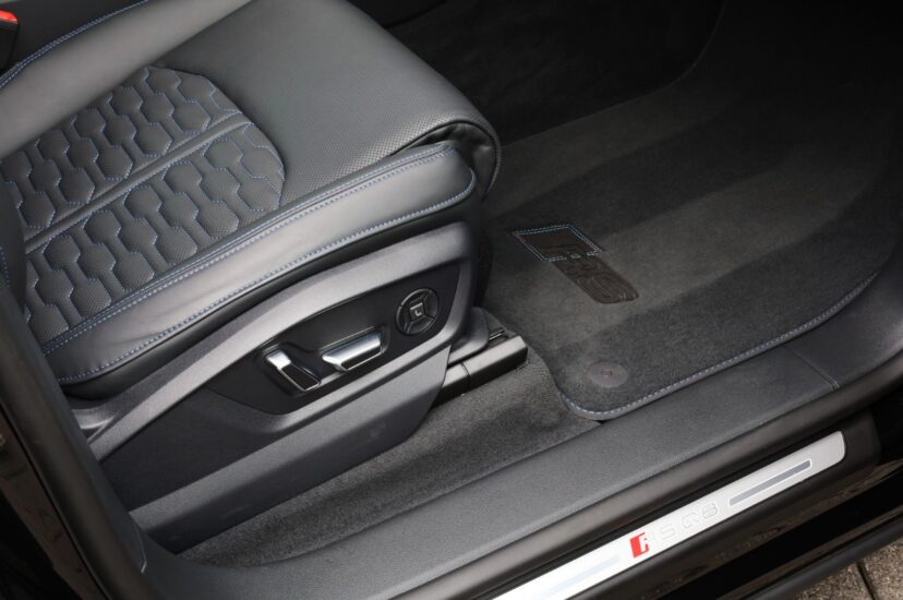 Audi RSQ8 Performance