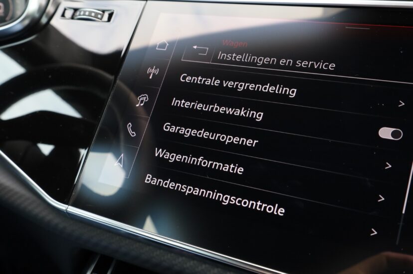 Audi RSQ8 Performance