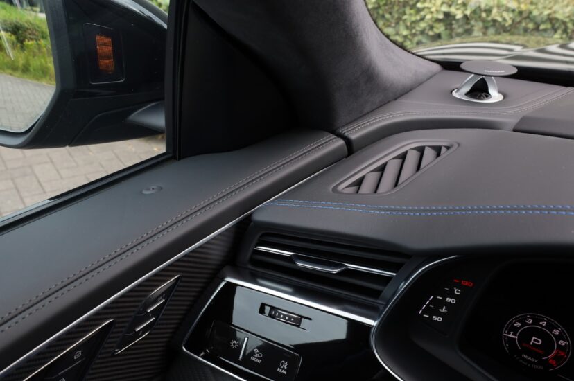 Audi RSQ8 Performance
