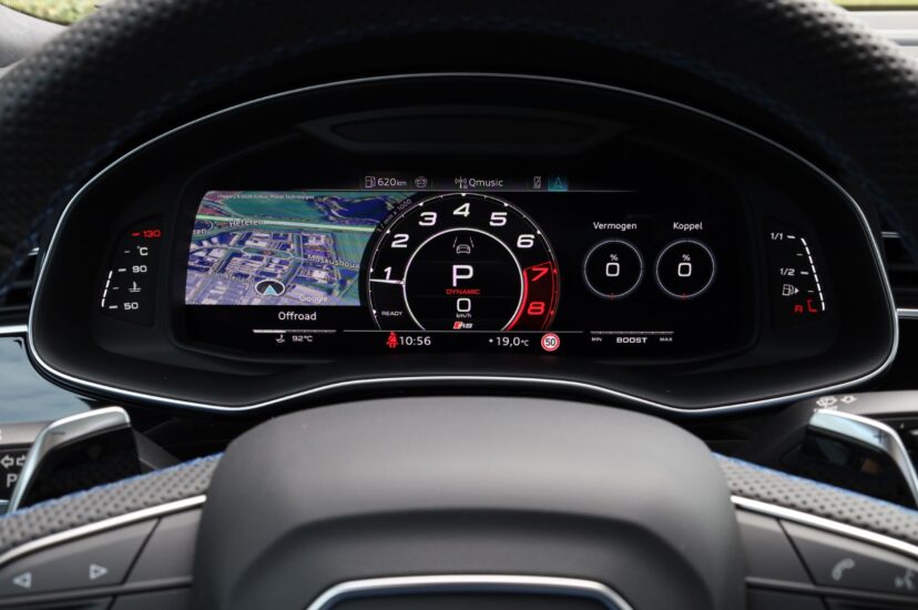 Audi RSQ8 Performance